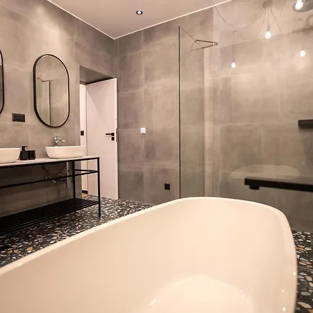 ベッド・アンド・ブレックファスト Premium Heritage 4*