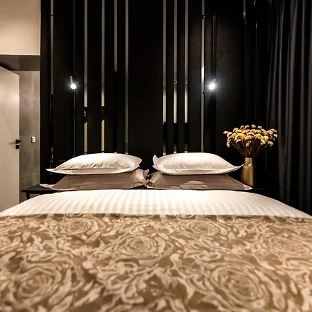 לינה וארוחת בוקר Premium Heritage זאדאר